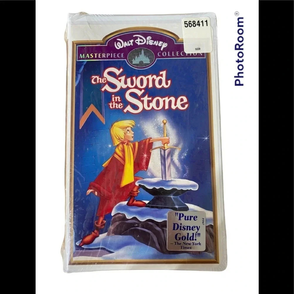 New Sealed in Plastic Walt Disney Masterpiece Collection Sword in The St…